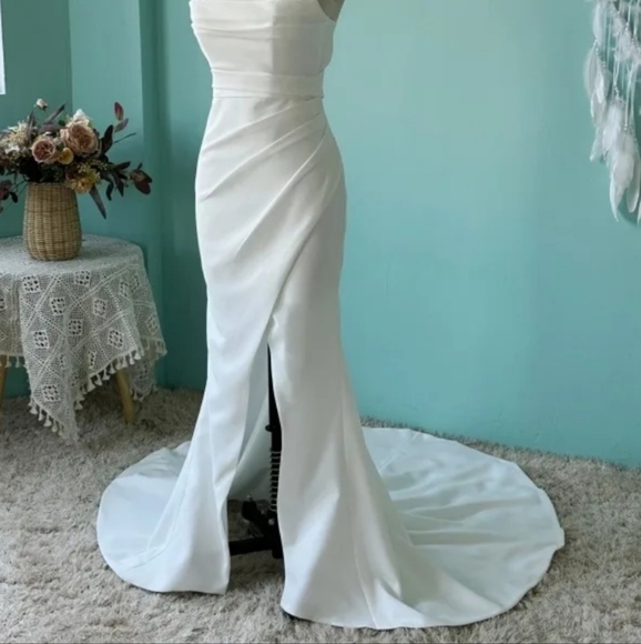 Wedding dress - Picture 3 of 4